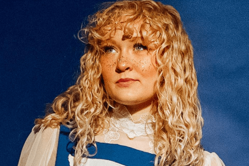 Chloe Hoecker’s ‘Apple Juice’ Is the Revenge Track Country Deserves