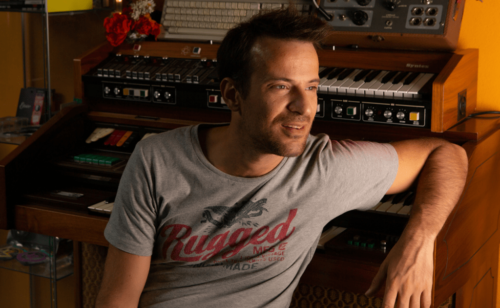 Warning: Richard Green’s ‘Sad but Beautiful’ Will Give You Chills From the Very First&nbsp;Note