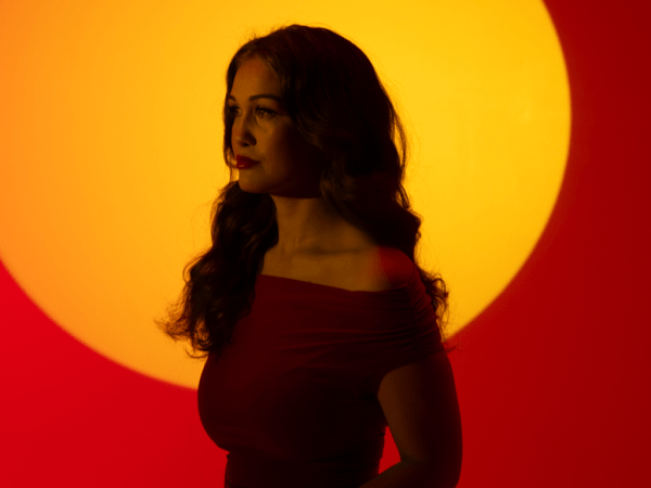 ‘Old Friends’ by Sez: A Soul-Pop Debut Built for Late-Night&nbsp;Escape