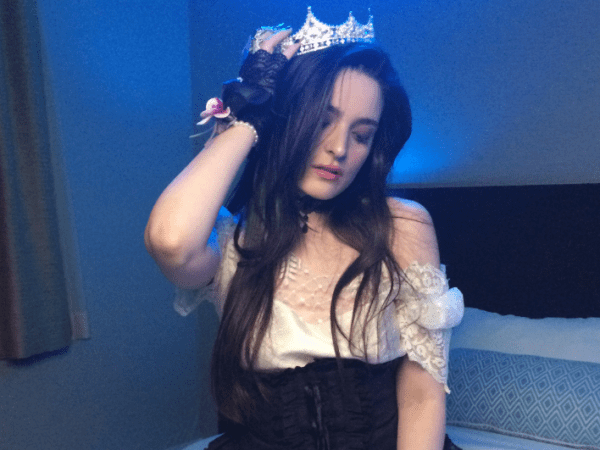 Kiki Kramer Unveils ‘prom king’, A Bold Step Into Cinematic Indie Pop&nbsp;Storytelling