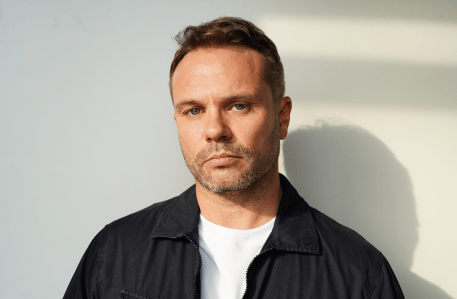 Steven Winton Owns the “Wee Small Hours” With a Country Pop&nbsp;Pulse