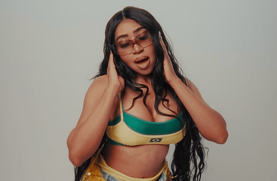 “Crush” Is Eva Zara’s Seductive Soundtrack to Emotional&nbsp;Hesitation
